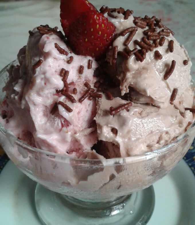 Es Krim Stroberi Cokelat: Kombinasi Manis dan Lezat yang Segar